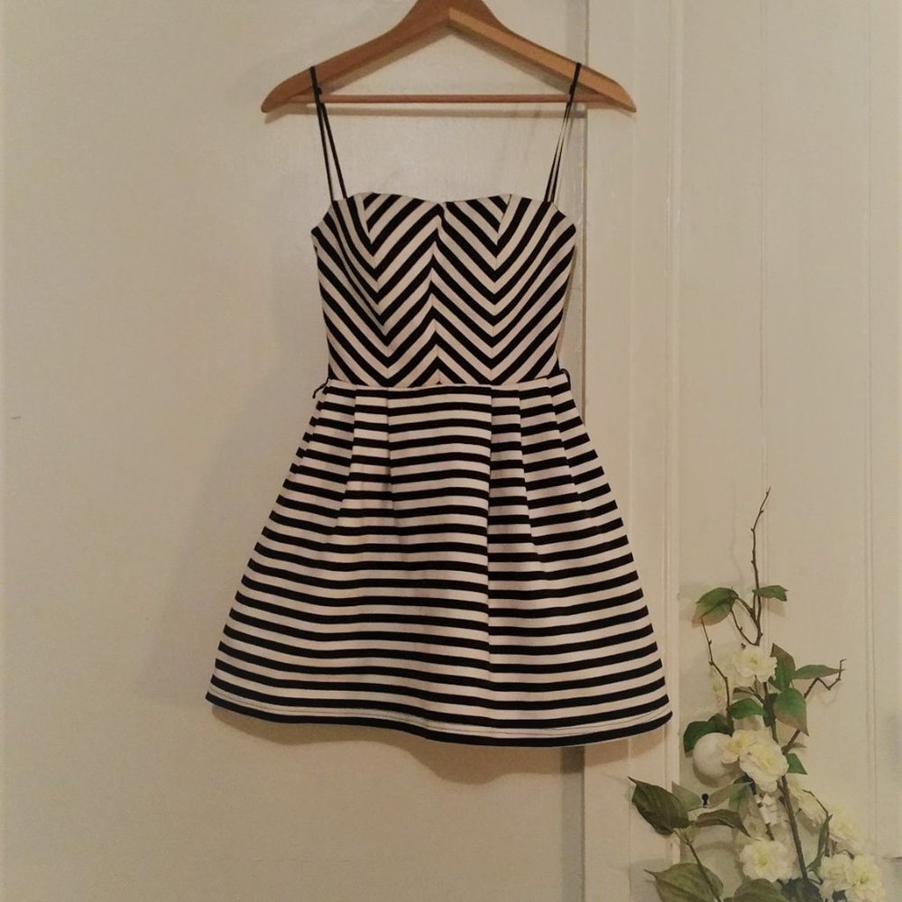 Forever 21 Striped Strapless Dress